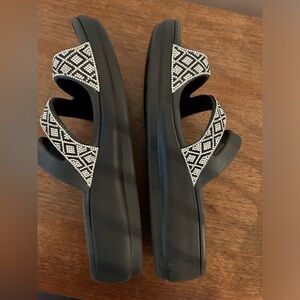 Sketchers Arch fit Ascend Show Stopper black and sparkle size 9